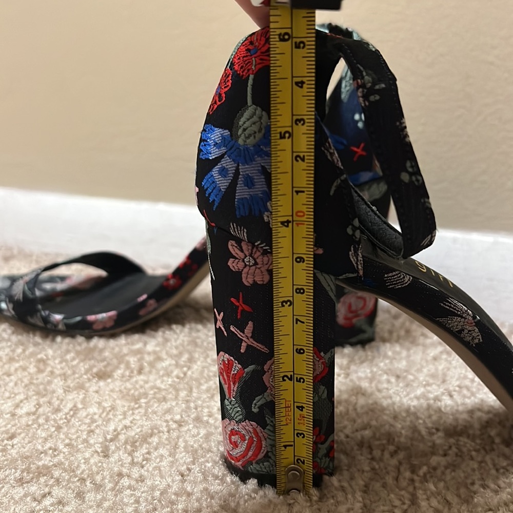 Madden Girl BEELLA Black Floral Bock Heels size 8.5 - Picture 7 of 7